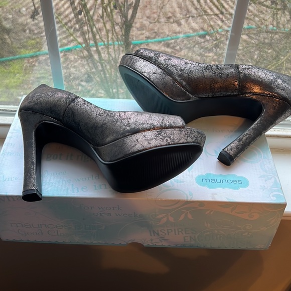 Maurice’s Peep toe heel - Picture 2 of 3